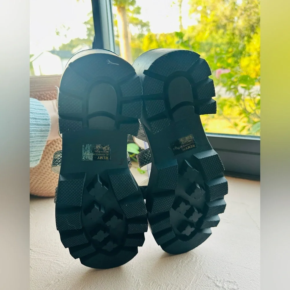 Jelly Pop Remy Snakeskin Gladiator Platform Chunky Sandals Size 8.5